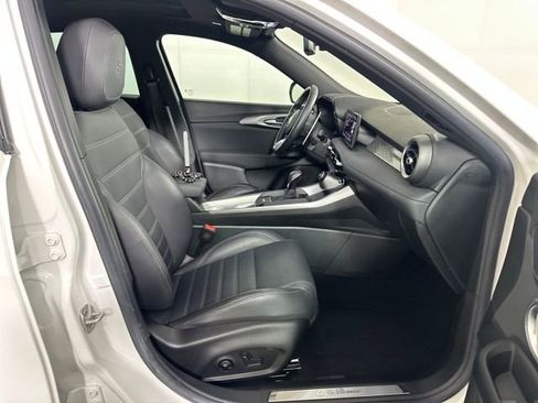 Used 2024 Alfa Romeo Tonale Veloce image 28