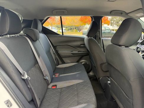 Used 2019 Nissan Kicks SV w/ Exterior Package image 14