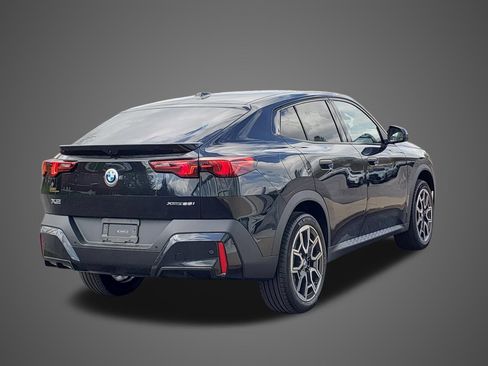 New 2026 BMW X2 xDrive28i w/ Technology Package AWD/4WD image 6