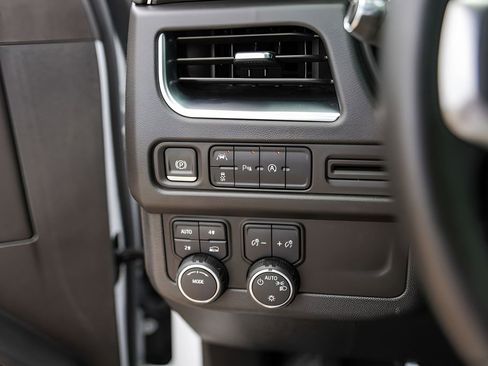 Used 2024 Chevrolet Tahoe LT AWD/4WD image 15