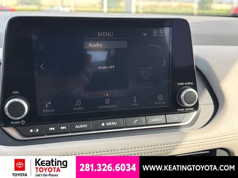Used 2025 Nissan Rogue SV AWD/4WD image 13
