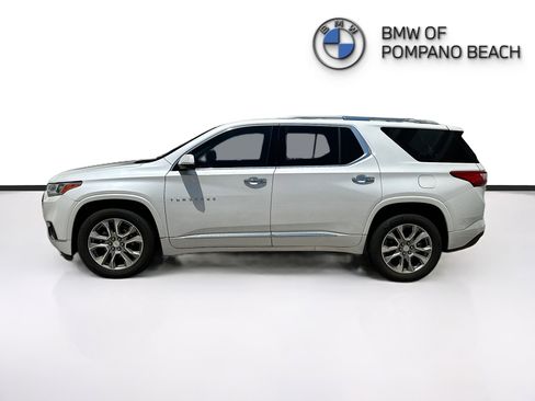 Used 2018 Chevrolet Traverse Premier w/ Driver Confidence II Package FWD image 4