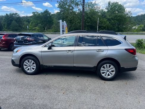 Used 2015 Subaru Outback 2.5i Premium AWD/4WD image 7