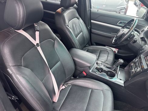 Used 2016 Ford Explorer XLT w/ Equipment Group 202A image 14