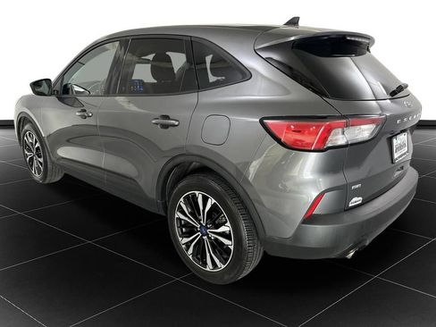 Used 2021 Ford Escape SE w/ SE Sport Appearance Package AWD/4WD image 3