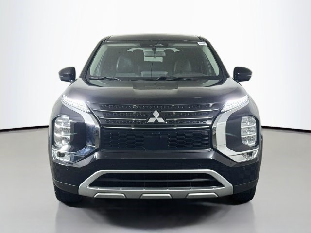 Used 2024 Mitsubishi Outlander SE FWD image 2