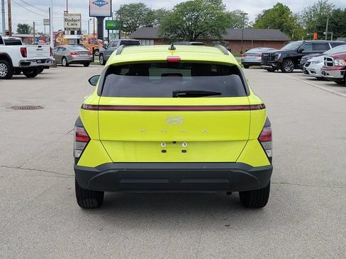Used 2025 Hyundai Kona SEL FWD image 5