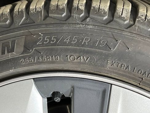 Used 2021 Tesla Model Y Long Range image 38