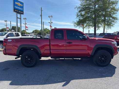 Used 2022 Toyota Tacoma SR w/ SX Package image 4