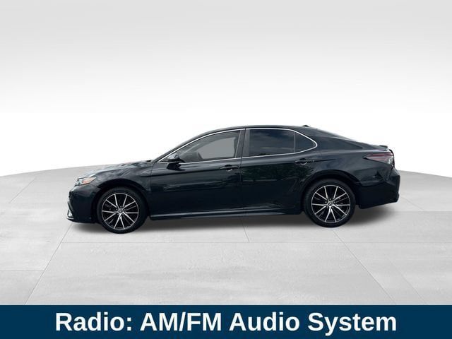 Used 2021 Toyota Camry SE FWD image 2