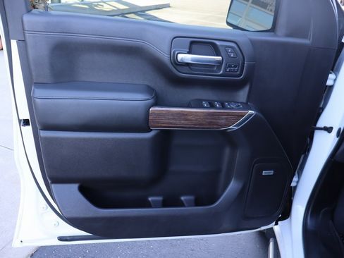 Used 2020 Chevrolet Silverado 1500 High Country w/ Technology Package image 27