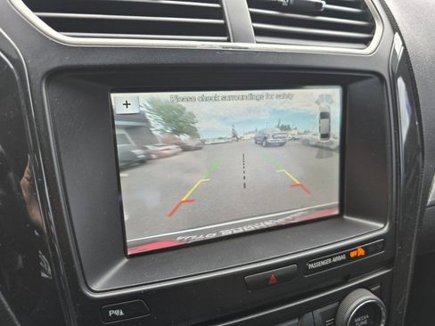 Used 2018 Ford Explorer XLT w/ Equipment Group 201A AWD/4WD image 10