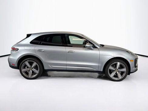 Used 2024 Porsche Macan image 8