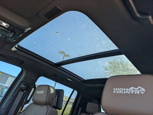 New 2026 Chevrolet Suburban High Country image 22