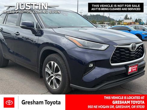 Used 2023 Toyota Highlander XLE AWD/4WD image 1