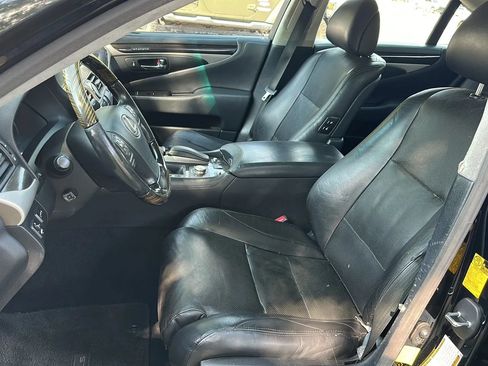 Used 2014 Lexus LS 460 AWD w/ Comfort Package image 15