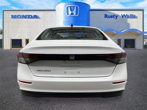 New 2025 Honda Accord SE image 4
