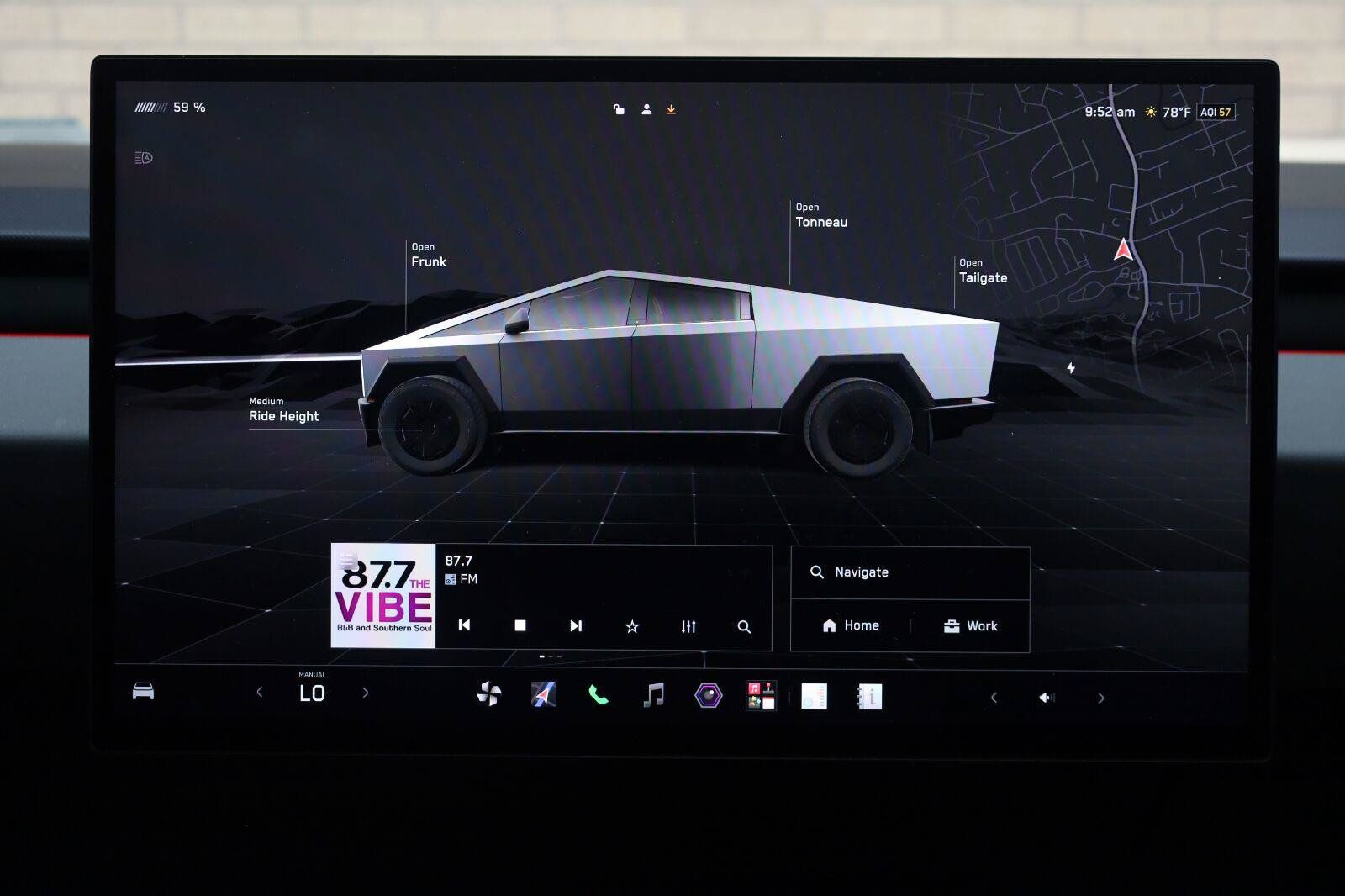 Used 2025 Tesla Cybertruck AWD Crew Cab image 38