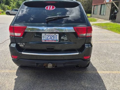 Used 2011 Jeep Grand Cherokee Overland AWD/4WD image 4