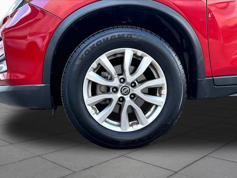 Used 2017 Nissan Rogue SV w/ Sun & Sound Touring Package AWD/4WD image 11
