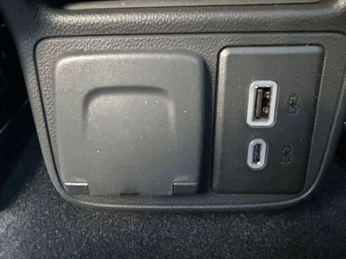 Used 2025 Buick Encore GX Avenir w/ Avenir Technology Package image 25