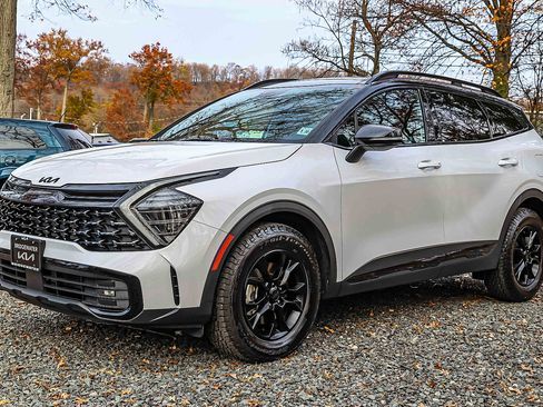 Certified 2025 Kia Sportage X-Pro image 3