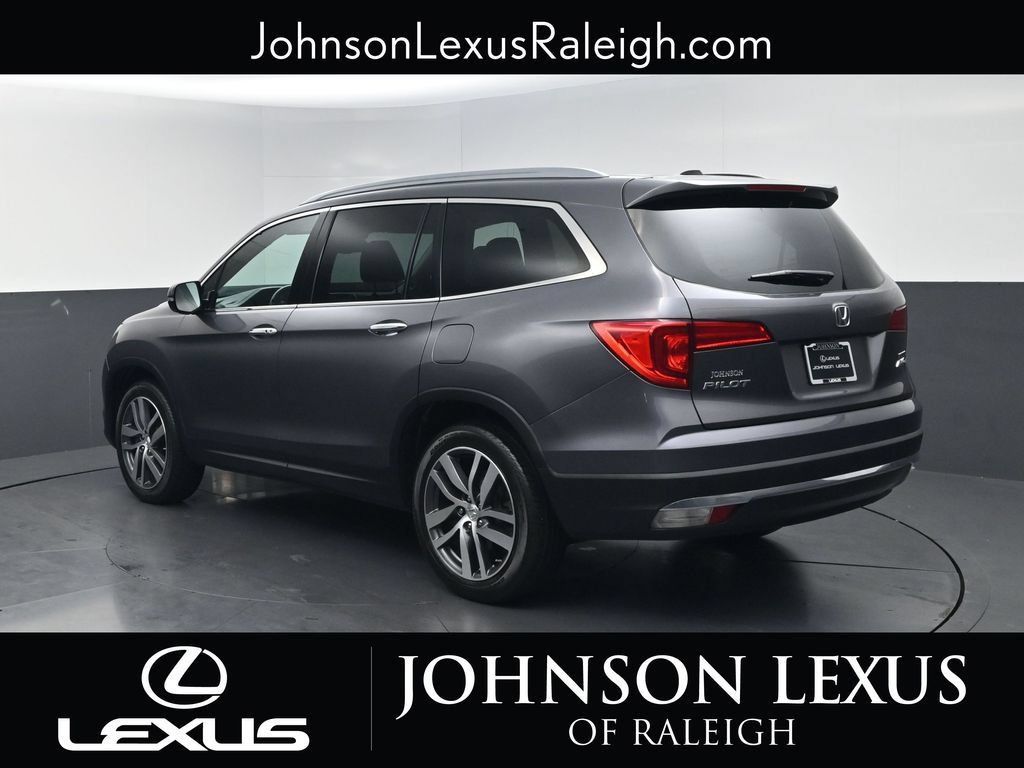 Used 2017 Honda Pilot Touring image 7