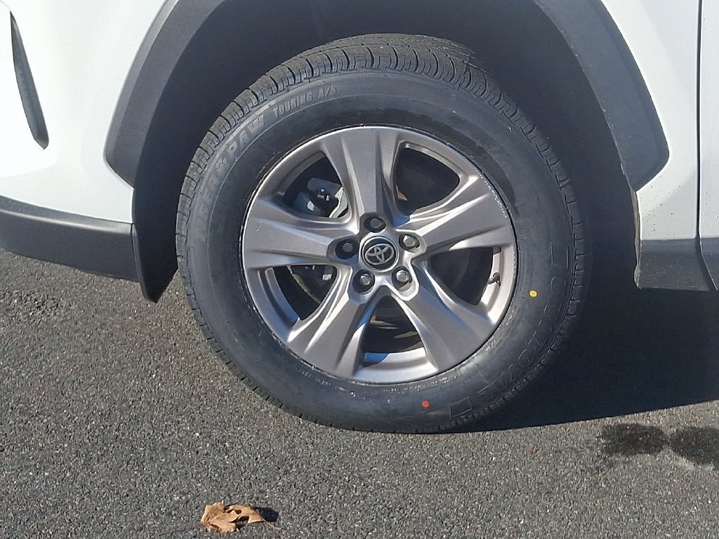 Used 2024 Toyota RAV4 XLE AWD/4WD image 8