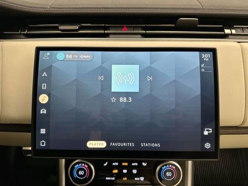 Used 2023 Land Rover Range Rover SE image 15