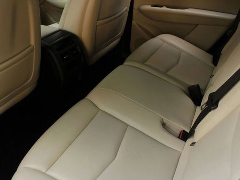 Used 2018 Cadillac XT5 AWD image 21