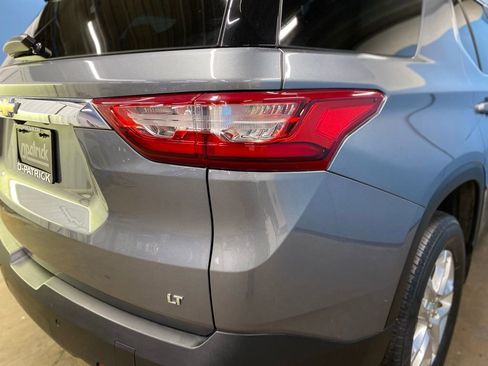 Used 2020 Chevrolet Traverse LT image 12
