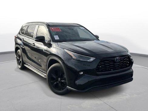 Used 2024 Toyota Highlander XLE image 4