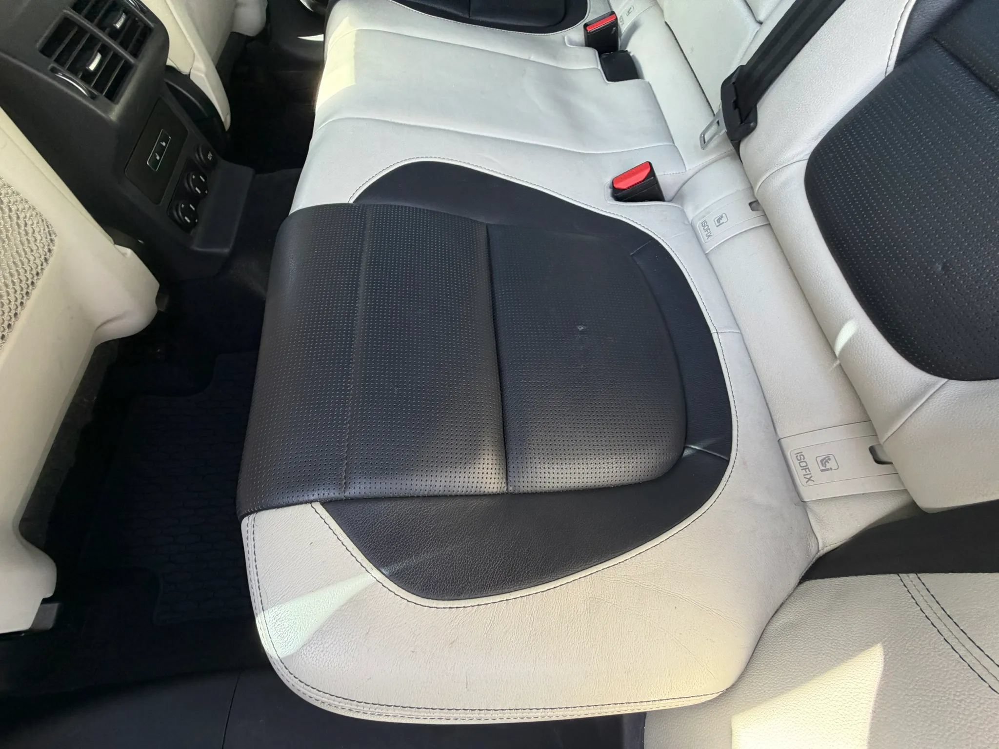 Used 2018 Jaguar F-PACE S AWD/4WD image 33