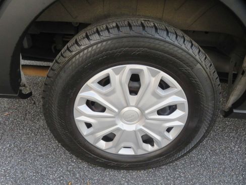 Used 2024 Ford Transit 350 XLT image 9