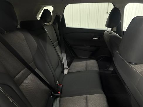 Used 2024 Nissan Rogue SV FWD image 17