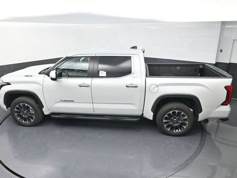 Used 2025 Toyota Tundra Limited AWD/4WD image 15