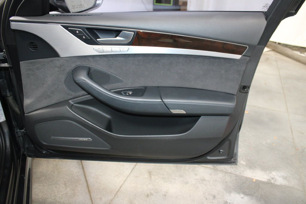 Used 2015 Audi S8 w/ S8 Driver Assistance Package AWD/4WD image 40