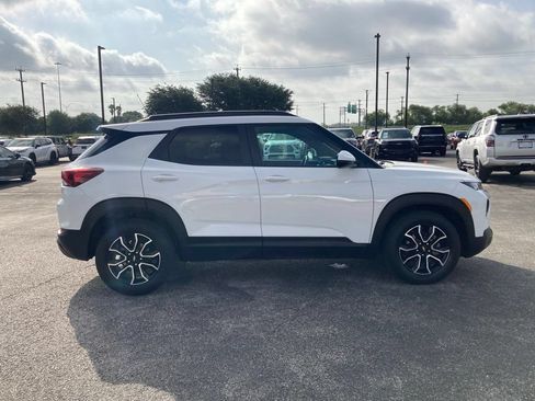Used 2023 Chevrolet TrailBlazer ACTIV FWD image 4