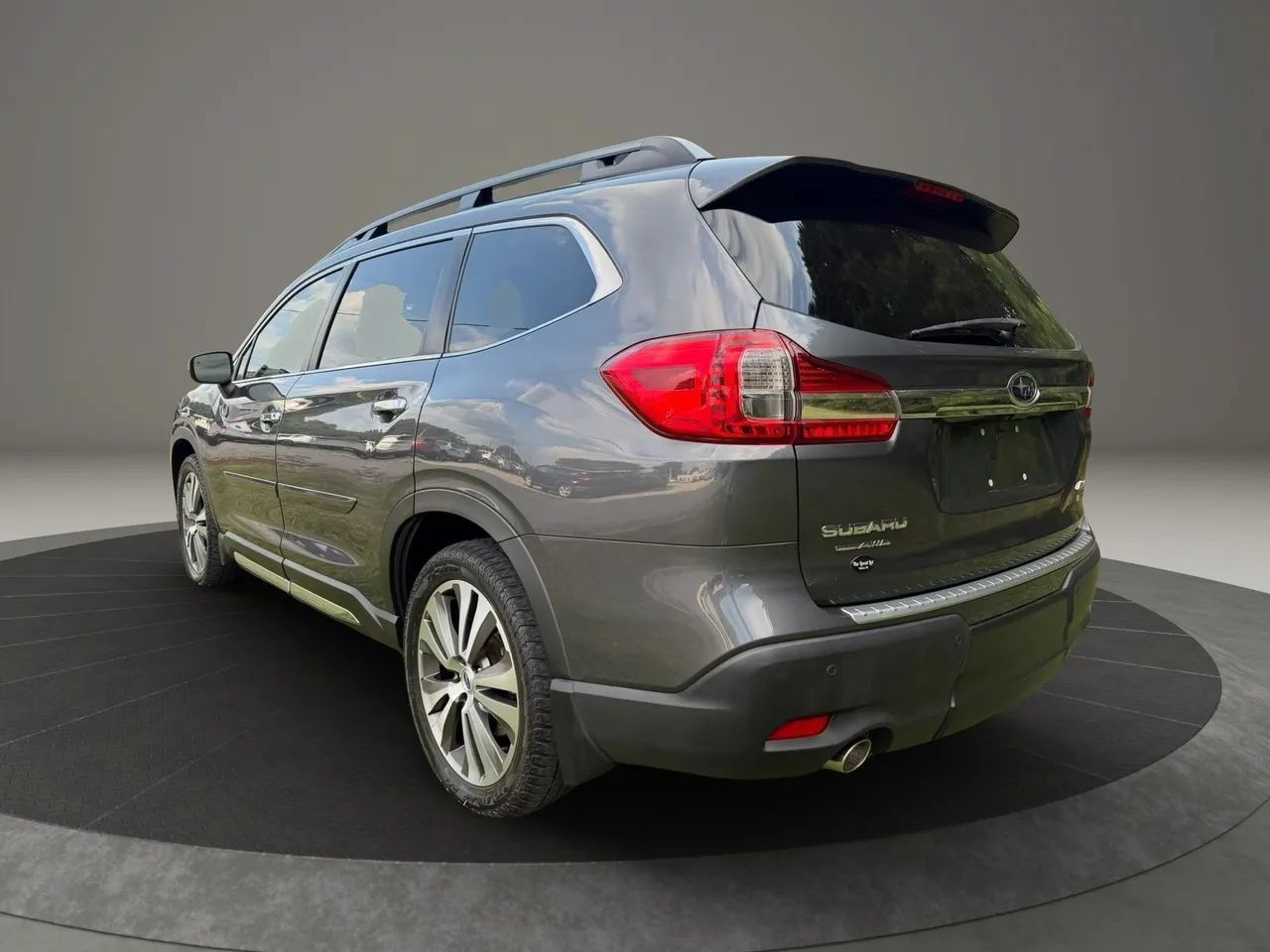 Used 2019 Subaru Ascent Touring w/ Popular Package #3 AWD/4WD image 3