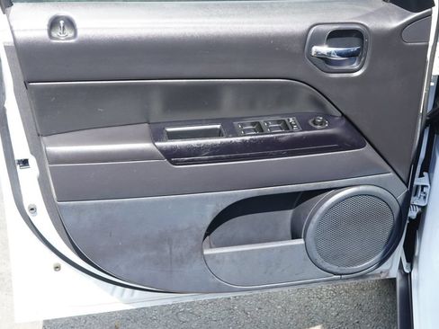 Used 2015 Jeep Patriot Sport w/ Power Value Group FWD image 8