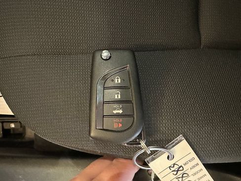 Used 2023 Toyota Corolla LE w/ Carpet Mat Package (TMS) FWD image 17