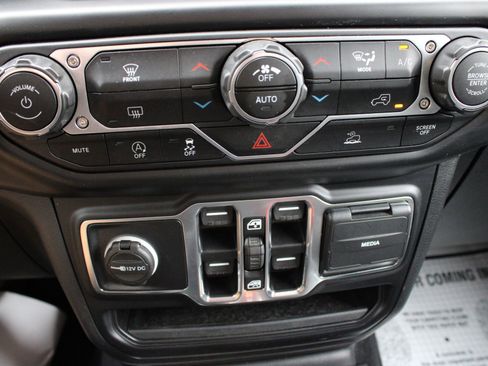 Used 2022 Jeep Wrangler Unlimited Sport AWD/4WD image 36
