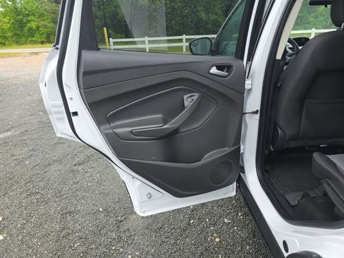 Used 2018 Ford Escape SE FWD image 35