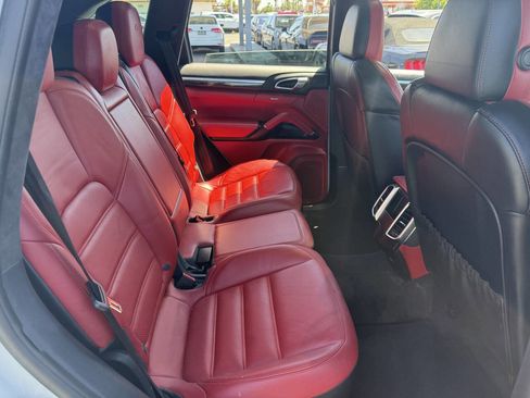 Used 2018 Porsche Cayenne GTS AWD/4WD image 18