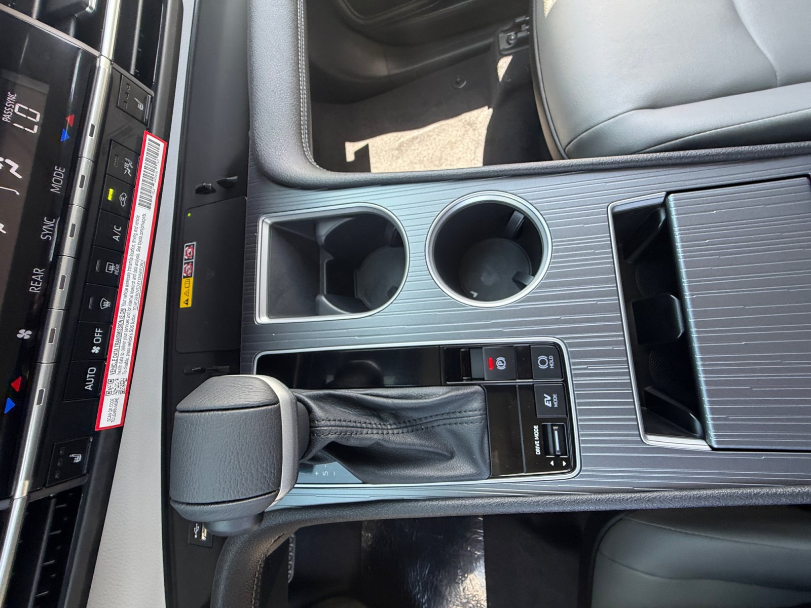 Certified 2026 Toyota Sienna XLE FWD image 18
