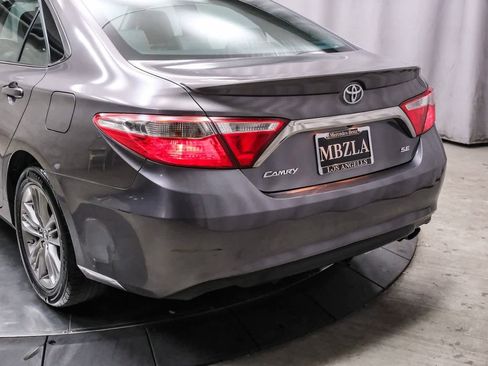 Used 2017 Toyota Camry SE image 9