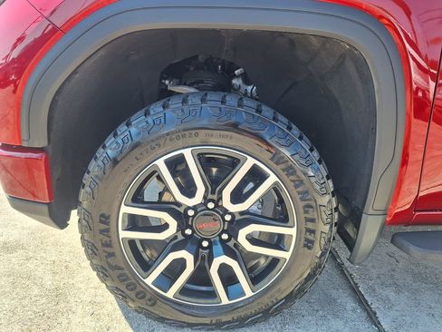 Used 2024 GMC Sierra 1500 AT4 w/ Technology Package image 10