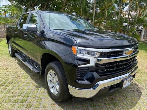 Used 2023 Chevrolet Silverado 1500 LT w/ Protection Package AWD/4WD image 1