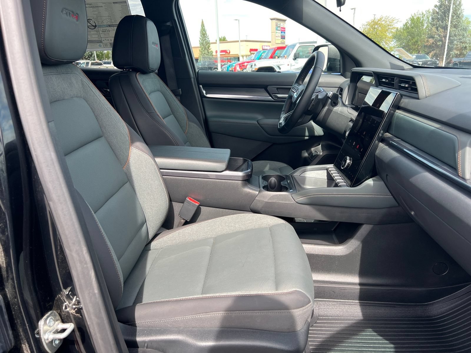 New 2026 GMC Terrain AT4 w/ LPO, Black Badging Package AWD/4WD image 15