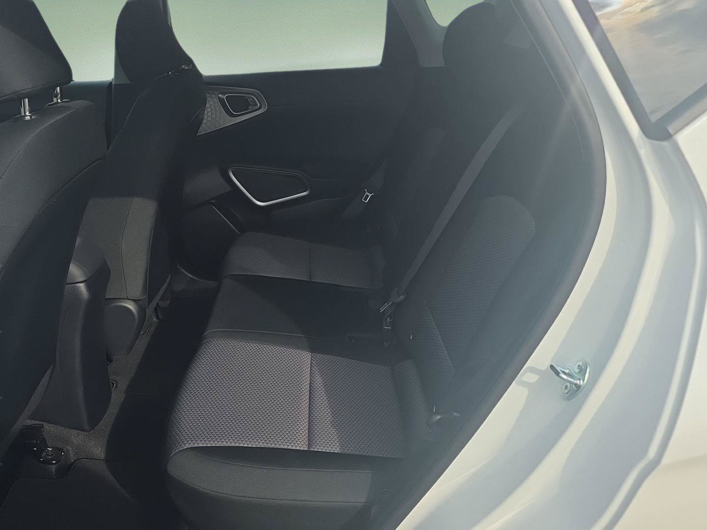 Used 2025 Kia Soul LX FWD image 4